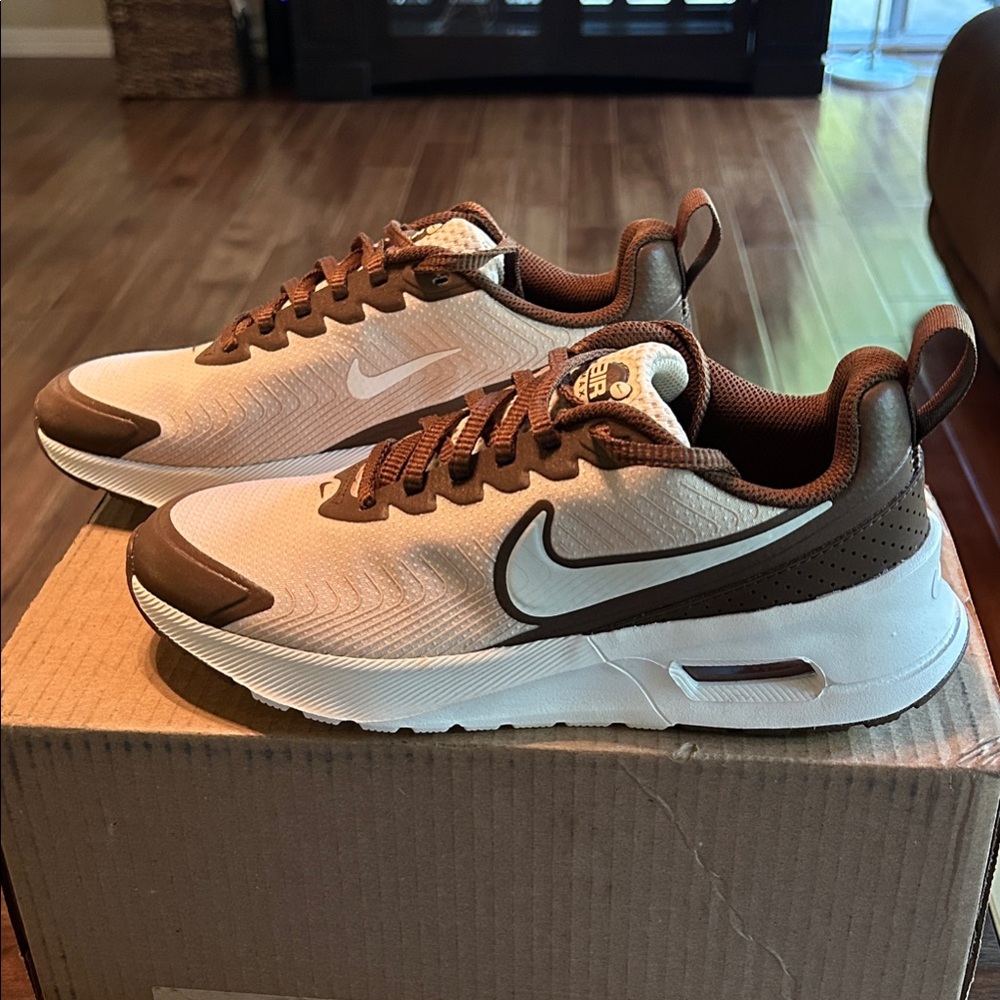 🍪Nike Air Max-Like New! (Men’s 6.5=Women’s 8)